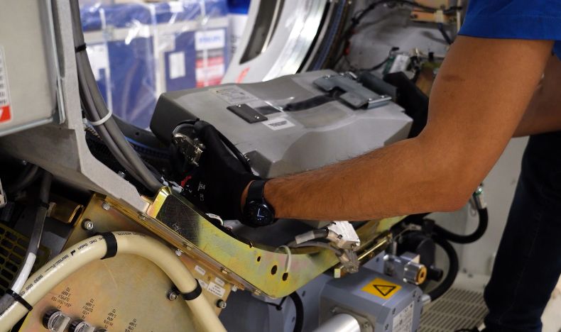 Philips_CT scanner part replacement